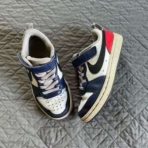 Nike Court Borough Low Size 12 Kids